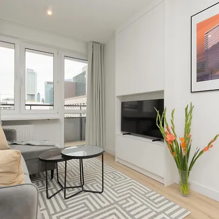 Heart Of Metro Swietokrzyska By Renters Apartment Warsaw