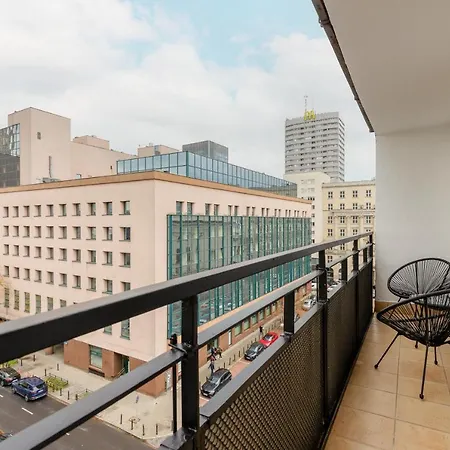 Heart Of Metro Swietokrzyska By Renters Apartment