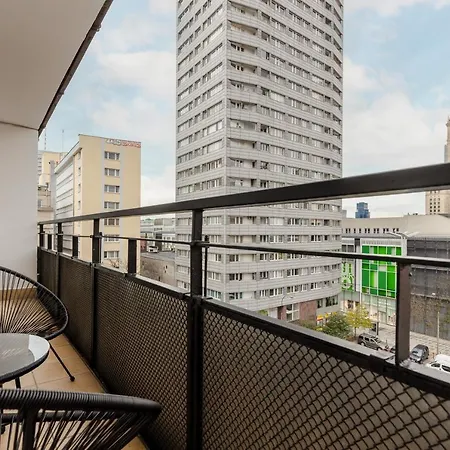 Heart Of Metro Swietokrzyska By Renters Apartmán Varšava