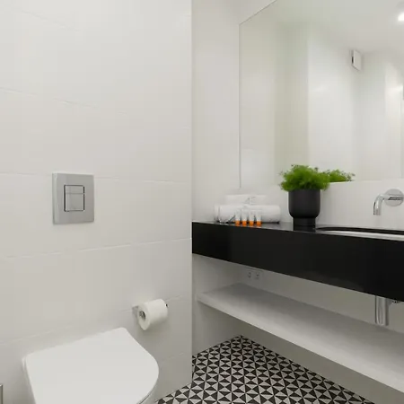 Heart Of Metro Swietokrzyska By Renters Apartmán