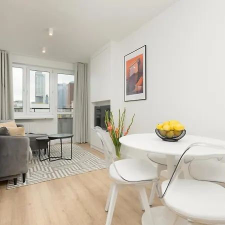 Heart Of Metro Swietokrzyska By Renters