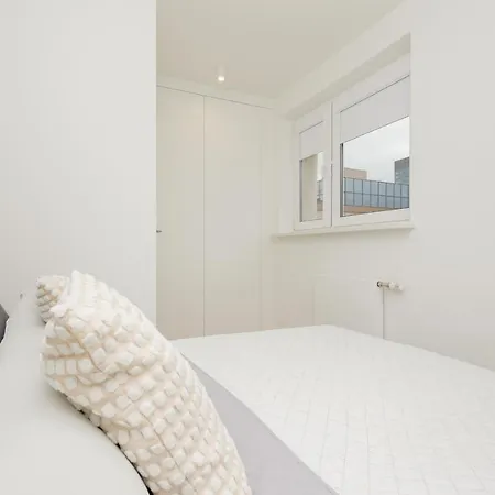 Heart Of Metro Swietokrzyska By Renters وارسو